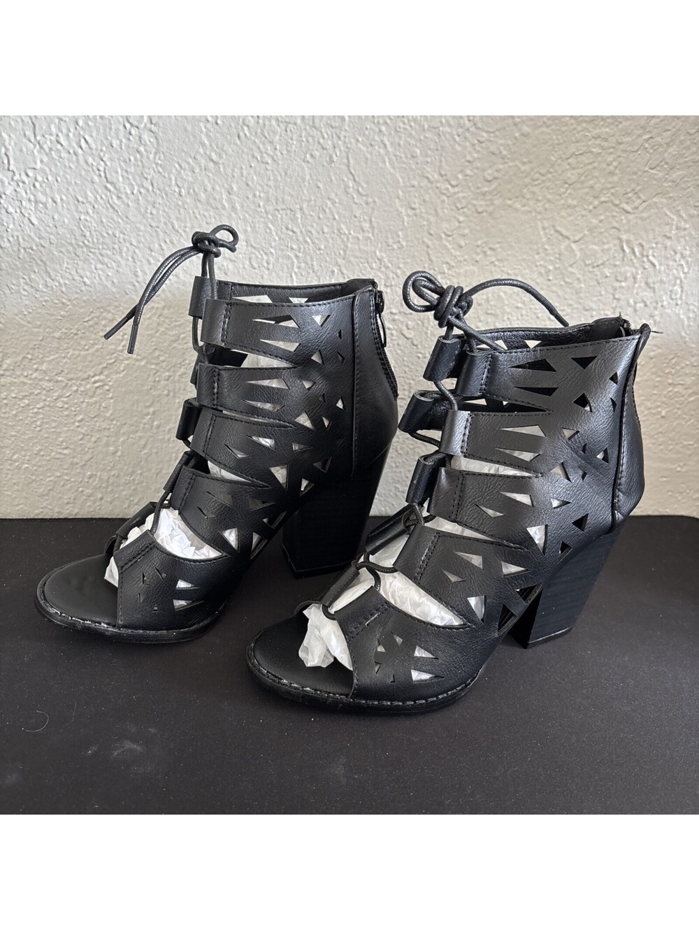 Nature Breeze  Black Caged Cutout Peep Toe Lace Up Size 6.5